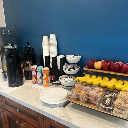 Super 8 By Wyndham Oceanside Downtown Hotel Екстериор снимка
