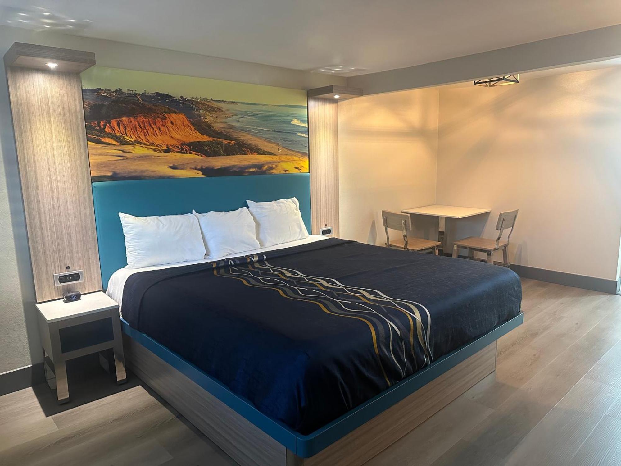 Super 8 By Wyndham Oceanside Downtown Hotel Екстериор снимка