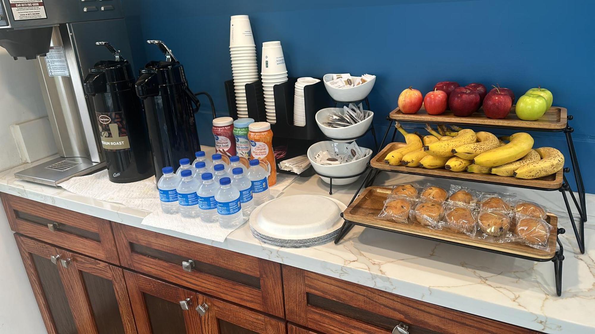 Super 8 By Wyndham Oceanside Downtown Hotel Екстериор снимка