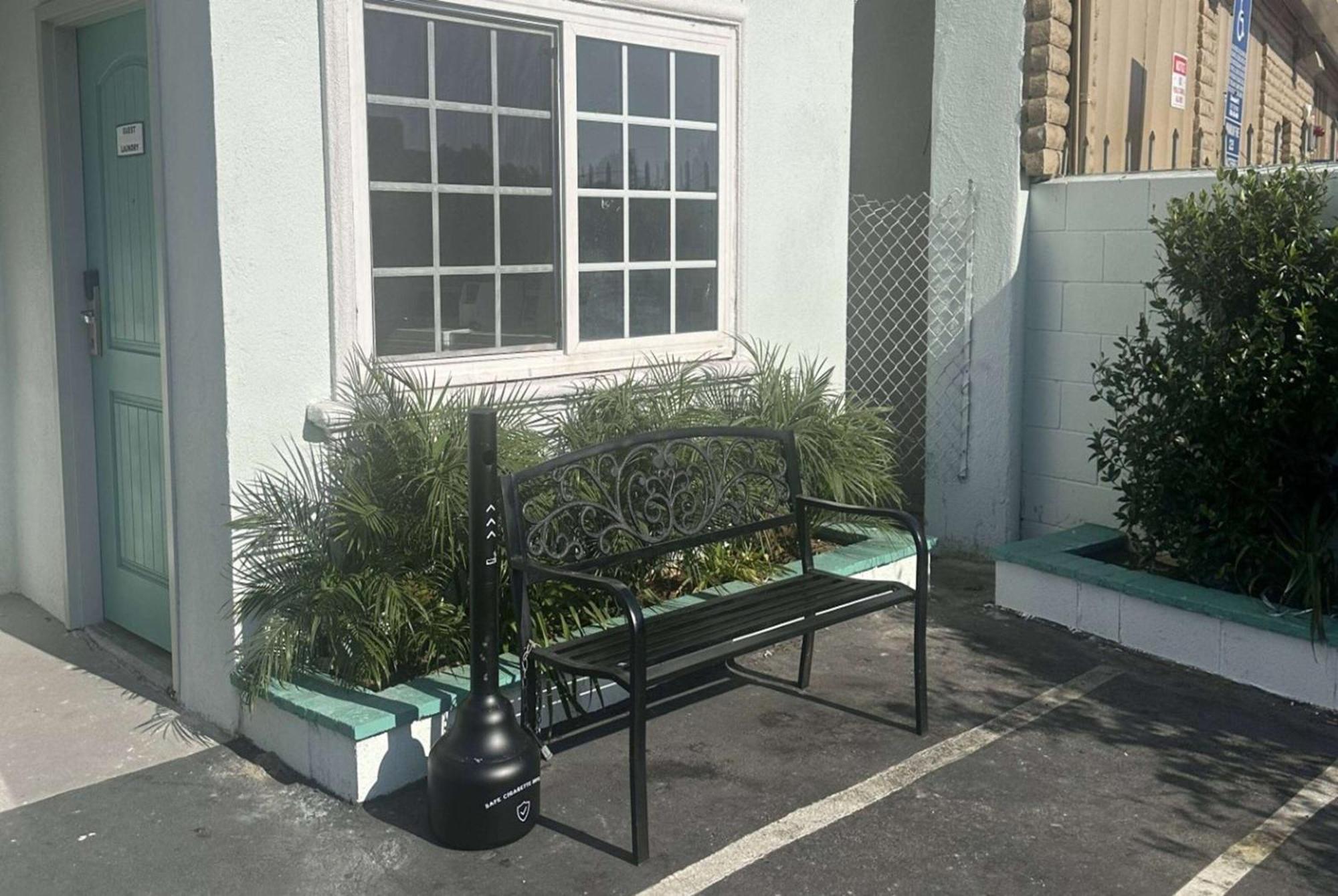Super 8 By Wyndham Oceanside Downtown Hotel Екстериор снимка